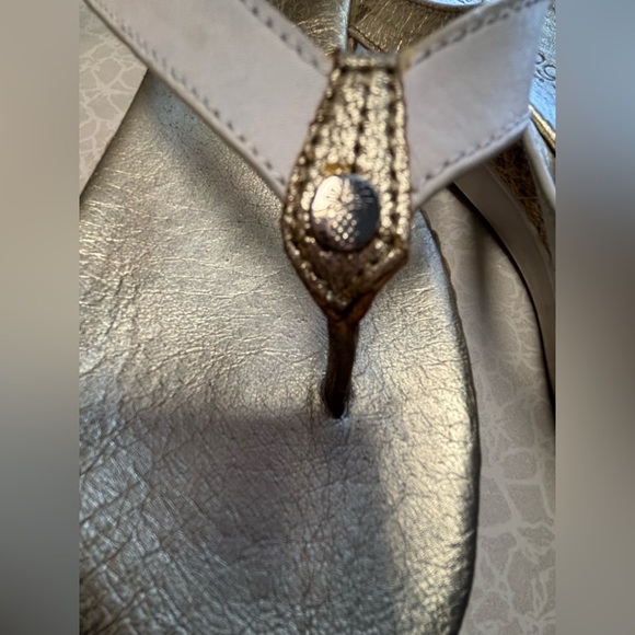 Tommy Bahama | ladies Relaxology lonna Leather Flip Flops. Size: 11 - Picture 15 of 16